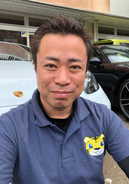 ベテラン販売員が丁寧に対応いたします。